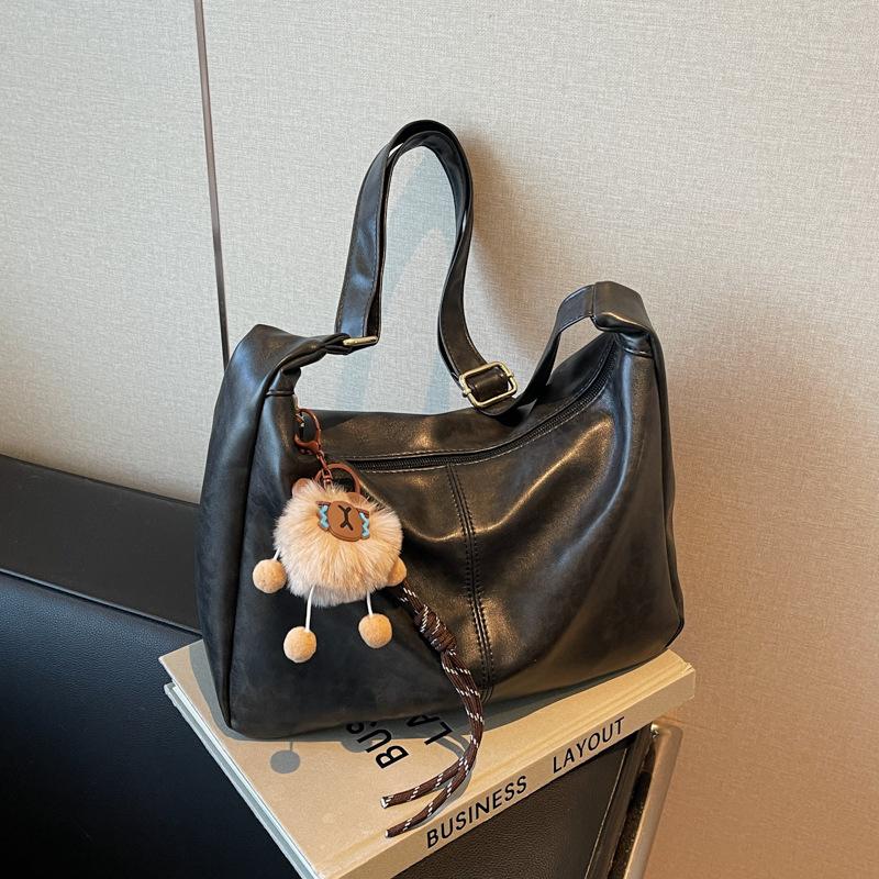 Tote bag women's large capacity 2025 new trendy versatile spring and summer soft leather shoulder messenger bag casual student class bag