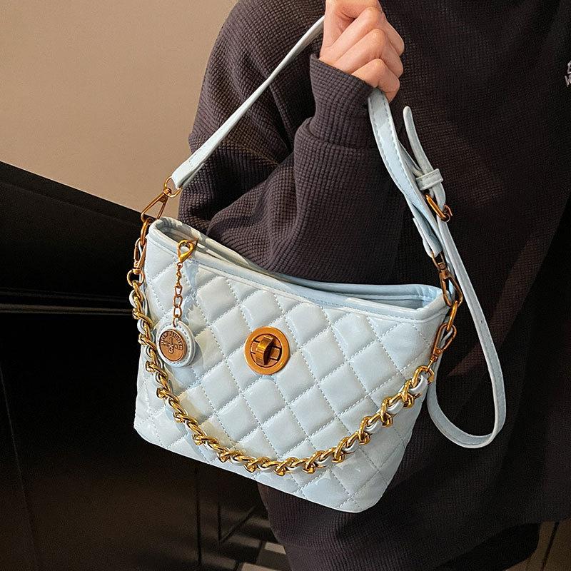 Trendy New High-end Small Fragrant Wind Rhombus Bucket Bag Female Korean Version Dopamine Casual Temperament Commuter Messenger Bag