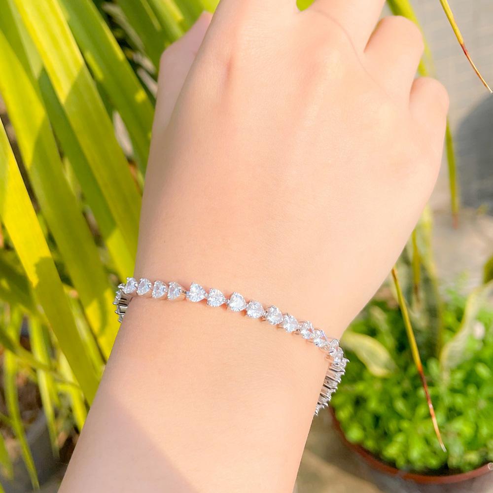Pera Lovely Shiny White CZ Zircon Cute Love Heart Design Chain Link Bracelets for Girlfriend Birthday Party Jewelry Gift B236