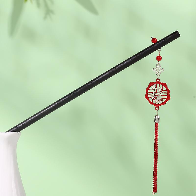 Vintage-Style Ebony Imitation Hairpin with Tassels and Wooden Step-Shaking Design for Hanfu and Ancient Costume Accessories