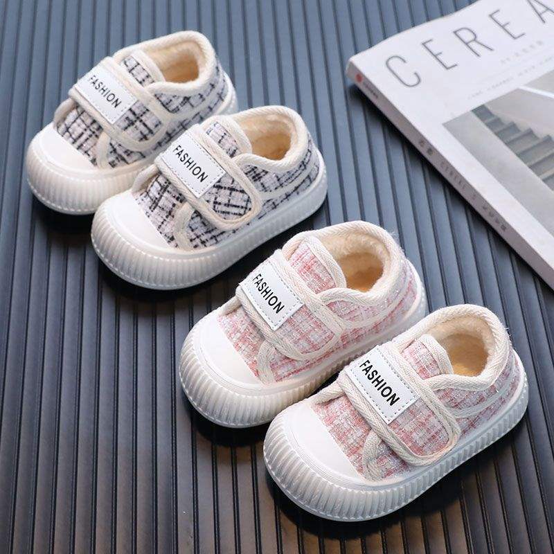 2025 autumn and winter girls' shoes velvet baby cotton shoes biscuit shoes children's board shoes soft-soled small fragrant canvas shoes