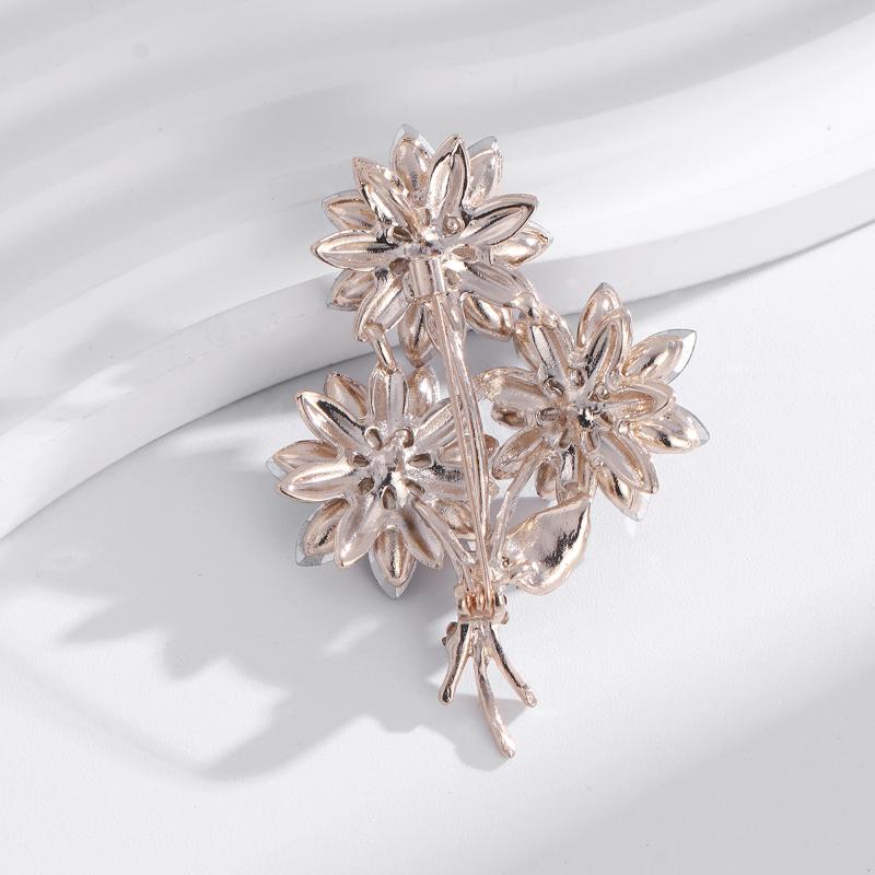 Mode Minimalistisk Strass Kristall Blomma Brosch För Kvinnor Kläder Smycken Accessoarer
