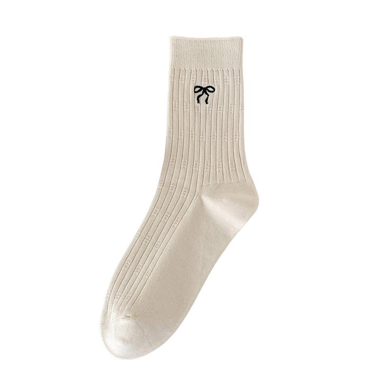 Girls' Mid-Calf Seamless Cotton Socks with Butterfly Embroidery - Wear-Resistant, Anti-Pilling, for Spring and Autumn