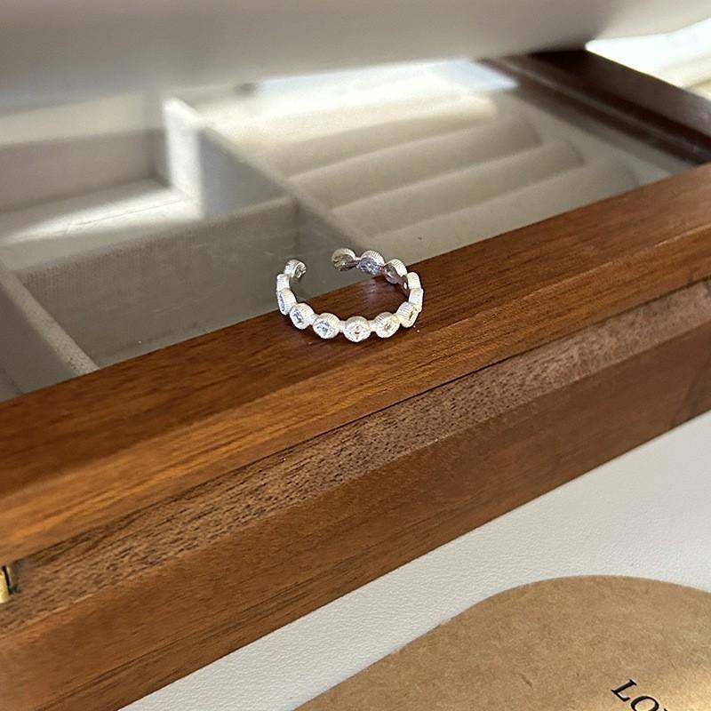 S925 Stylish Silver Ring With Colorful Gemstone Accents And Eyecatching Shape Geometric