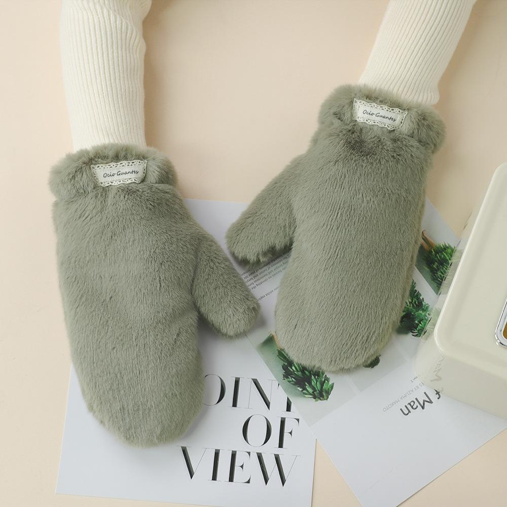 Plush mittens, women's cold-proof cycling students, Korean version, fashionable and cute, fluffy warm and plush thickened.