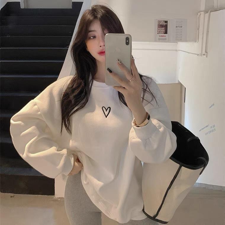 Women Heart-shaped Print Sweatshirt Round Neck Loose Pullover Hoodies Students Fashion Ladies Sweater Velvet Autumn New Korean Style