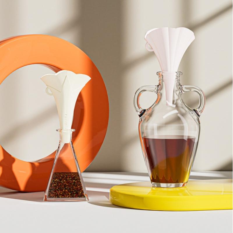 Collapsible Silicone Kitchen Funnel Food Grade Oil Filling Flower Pourer Container for Seamless Liquid Transfer
