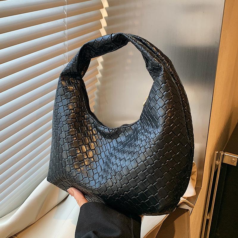 

Высококачественная и модная маленькая сумка для подмышек для женщин, женские сумки для новых ниш, повседневные тканые сумки для пельменей, универсальные небольшие сумки для переноски