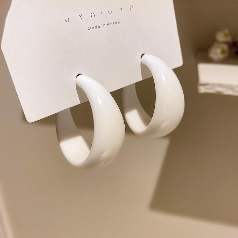 Tropföl runde verdrehte weiße quadratische Ohrstecker Damen einfache vielseitige Ohrringe Ohrringe Damen