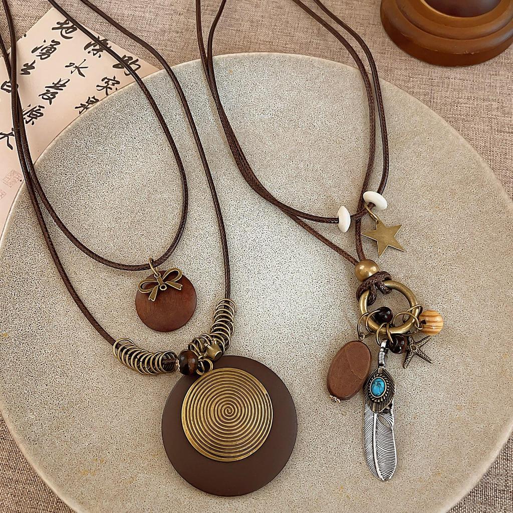 2025 Bohemian Ethnic Choker: Light Luxury Clavicle Necklace for Women