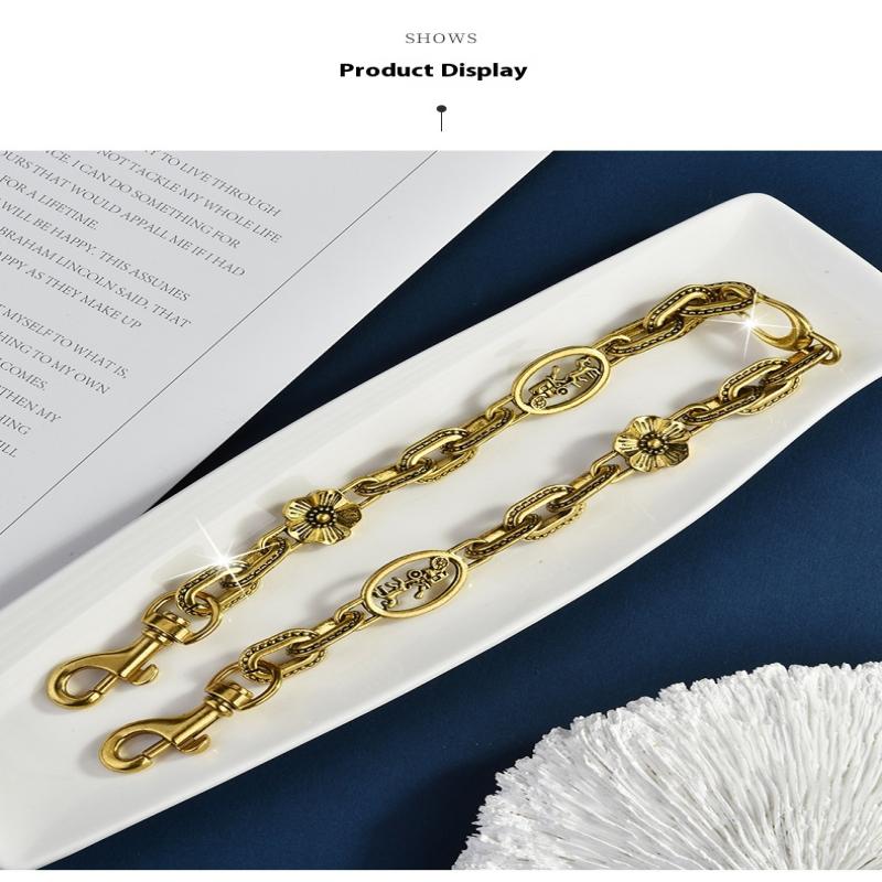 1Pc Shining Cartoon Keychain Bag Chain Colorful  Car Key Chain Metal Key Ring Exquisite Gifts Souvenirs Car Pendant