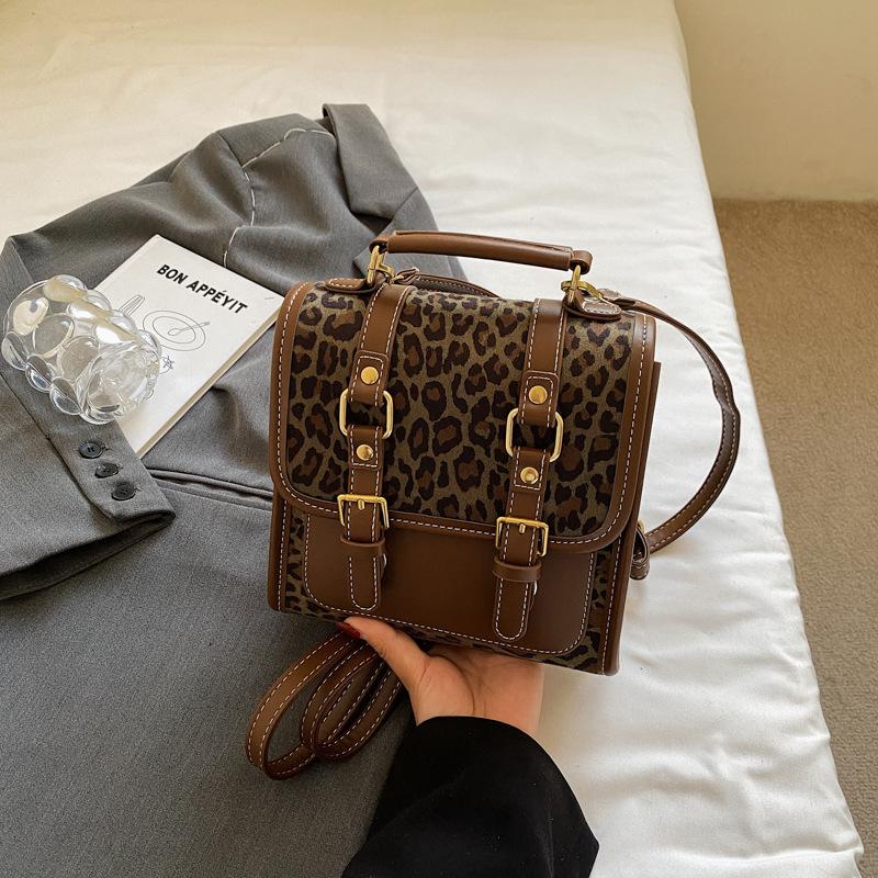 Leopard print retro backpack women's new fashion casual class bag ins lightweight travel small backpack