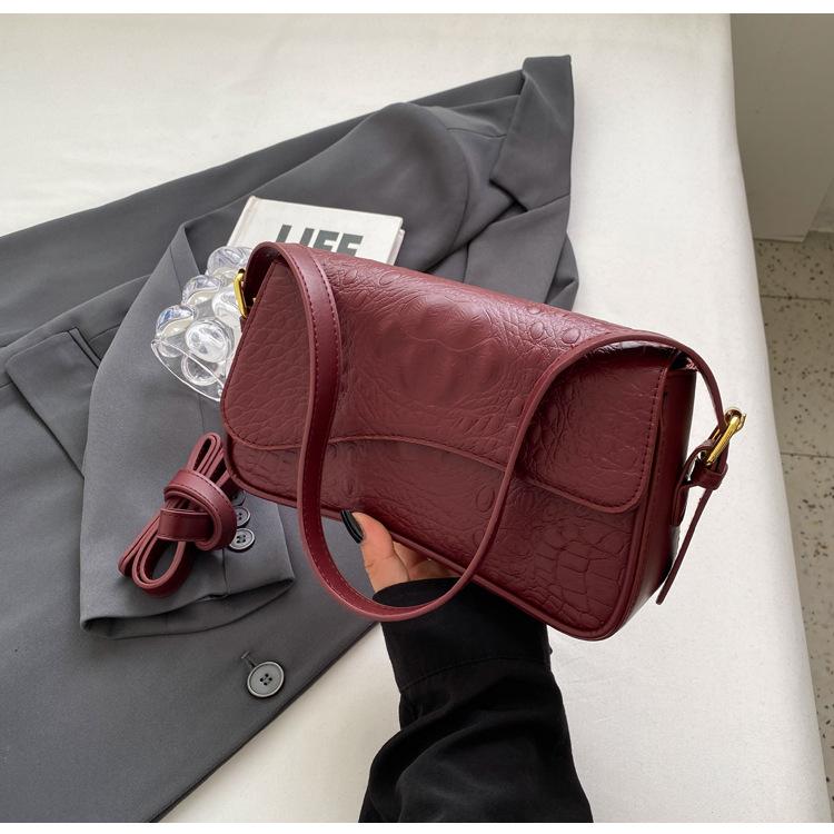 

Нишевая сумка высокого класса подмышкой 2024 года, новая простая сумка с крокодиловым узором, маленькая квадратная сумка, модная сумка для поездок на работу, женская сумка красный