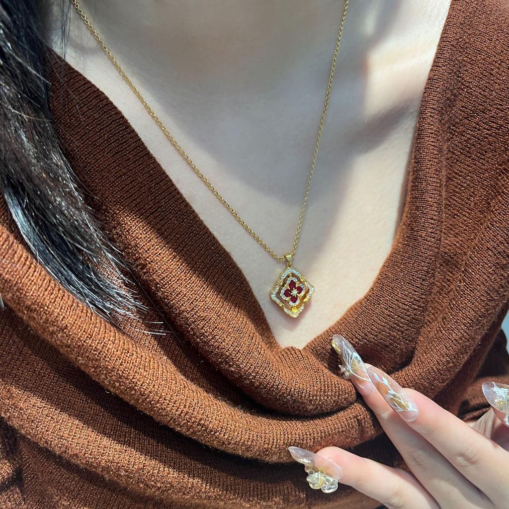 French Antique High-End Sense Versatile Rotating Double-Sided Four-Leaf Clover White Shell Necklace Light Luxury Design Neck Chain Collarbone Chain