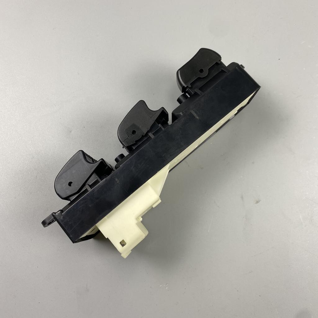 Electric Power Window Master Switch RHD 84820-0K010 For Toyota Hilux Toyota Fortuner Toyota