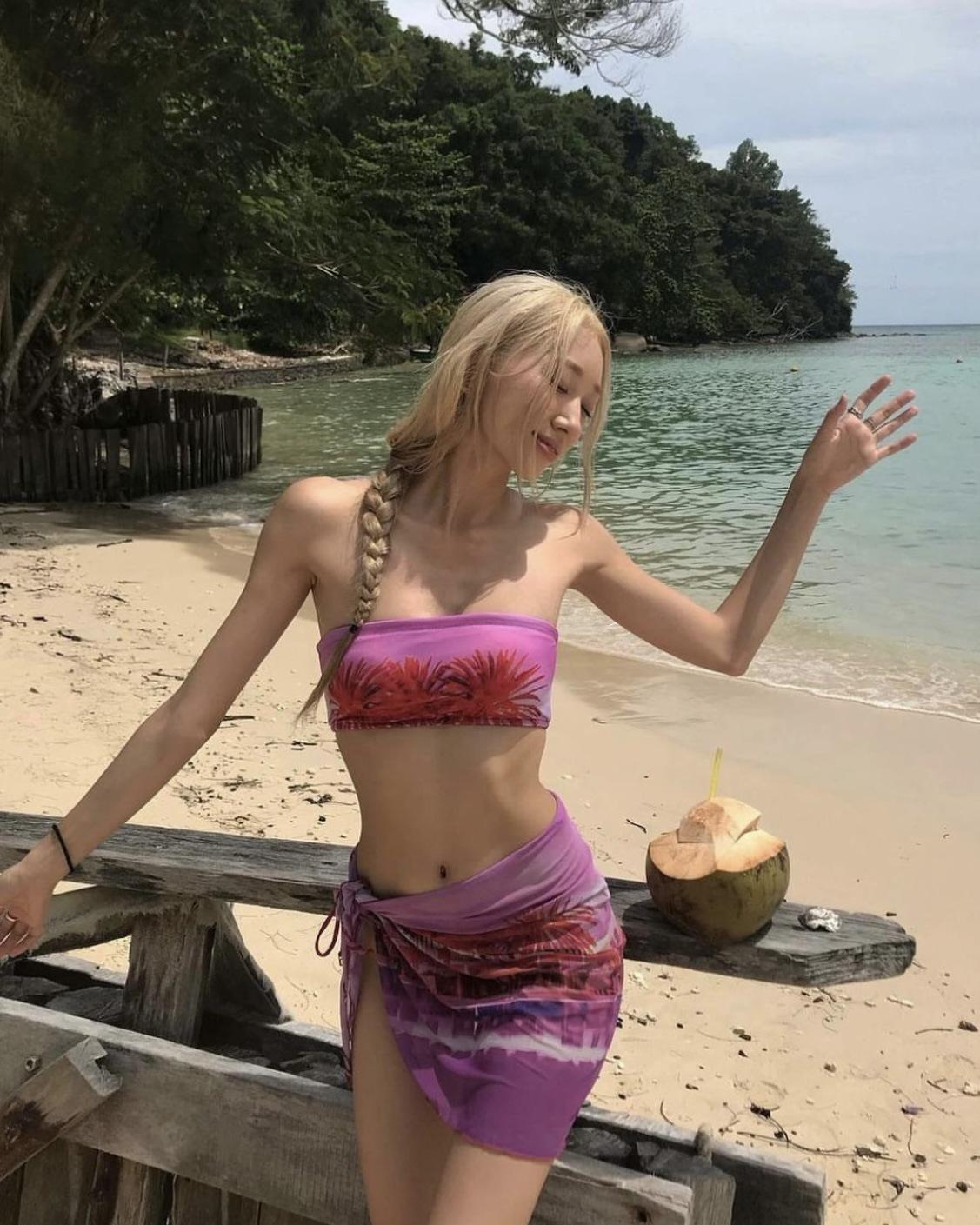 

2025 Женский сексуальный купальник бикини бандо с дизайном обертывания бедер Medium