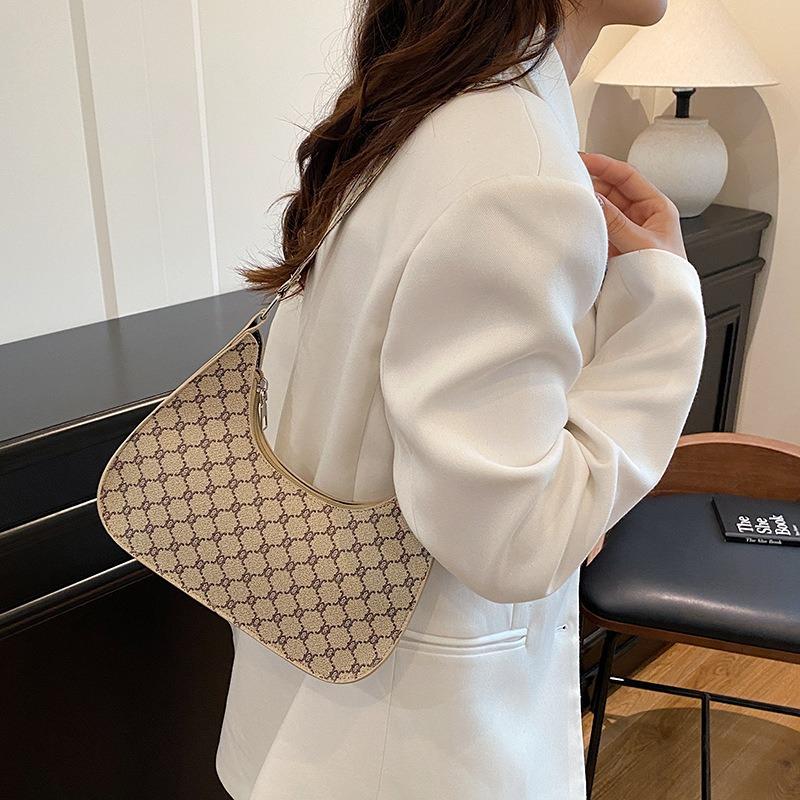 New baguette small bag women's bag shoulder armpit bag texture versatile casual small cross bag tide