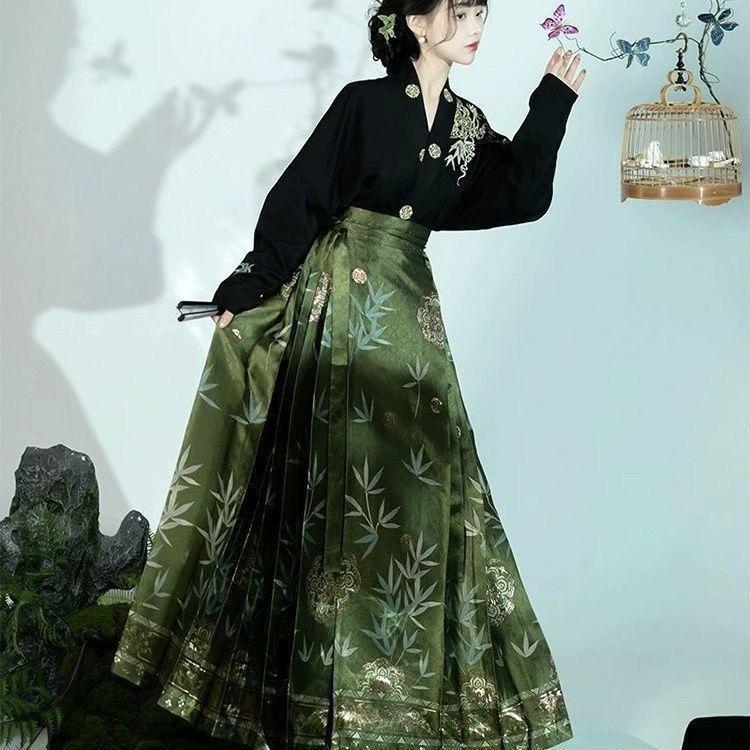 Guofeng Hanfu Set: Green Mamian Skirt & Ming Style Shirt - New Autumn Collection