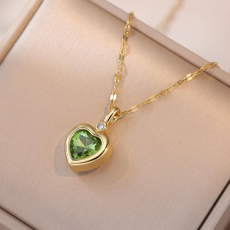 Women's Fashion Heart Pendant Necklace - Elegant, Simple Design, Versatile Clavicle Chain Jewelry
