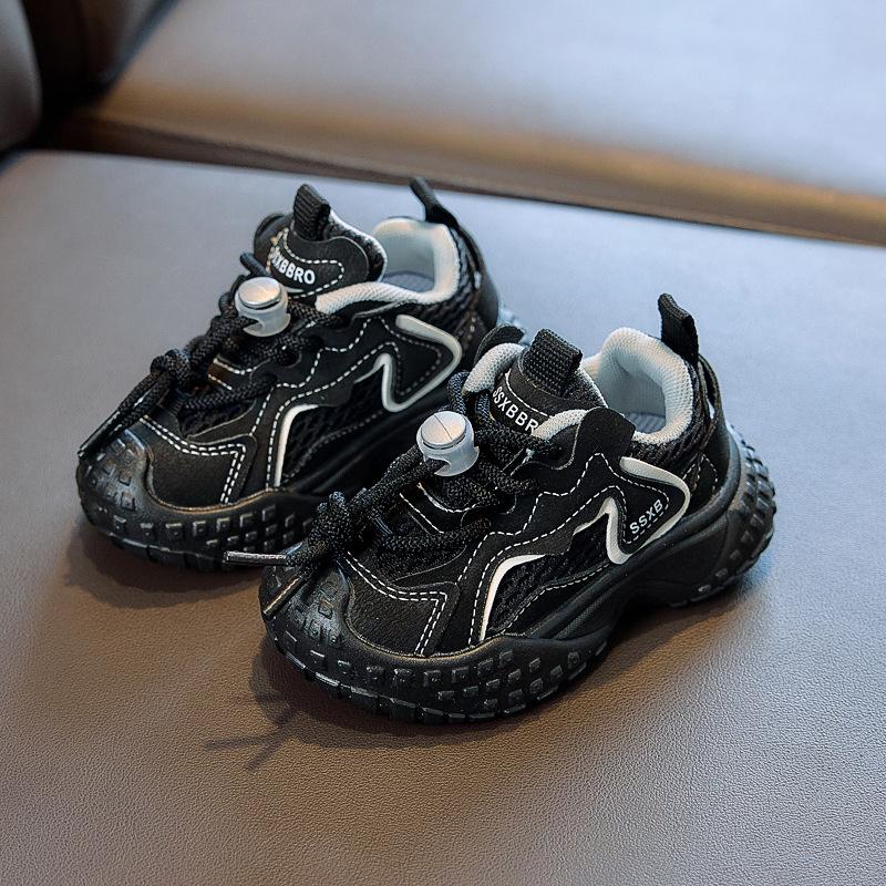 

Детская спортивная обувь 2025 весна и осень новая обувь на шинах для мальчиков мягкая подошва повседневная сетчатая дышащая обувь на шинах для девочек 25 чёрный