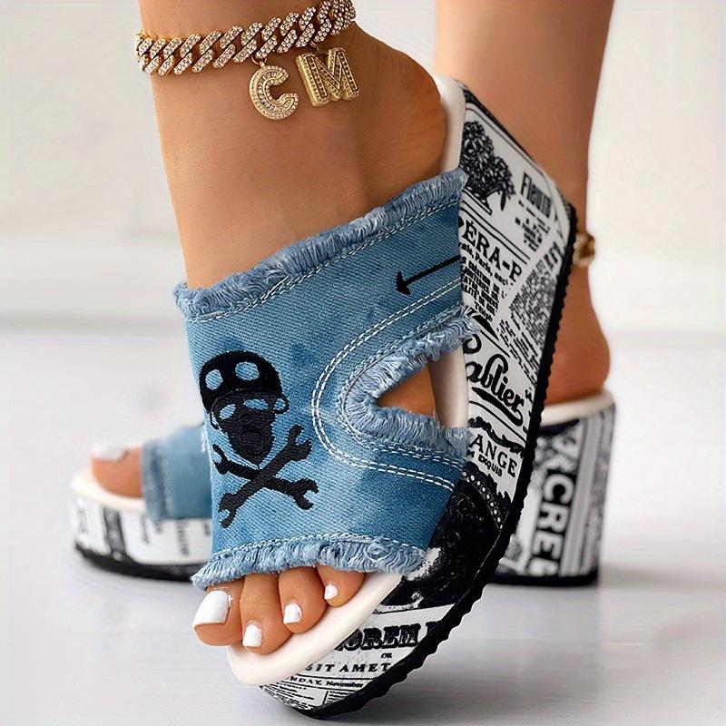 

Сандалии из денима с кисточками и принтом черепа на Хэллоуин, повседневная и летняя обувь на танкетке с открытым носком 36 светло-синий