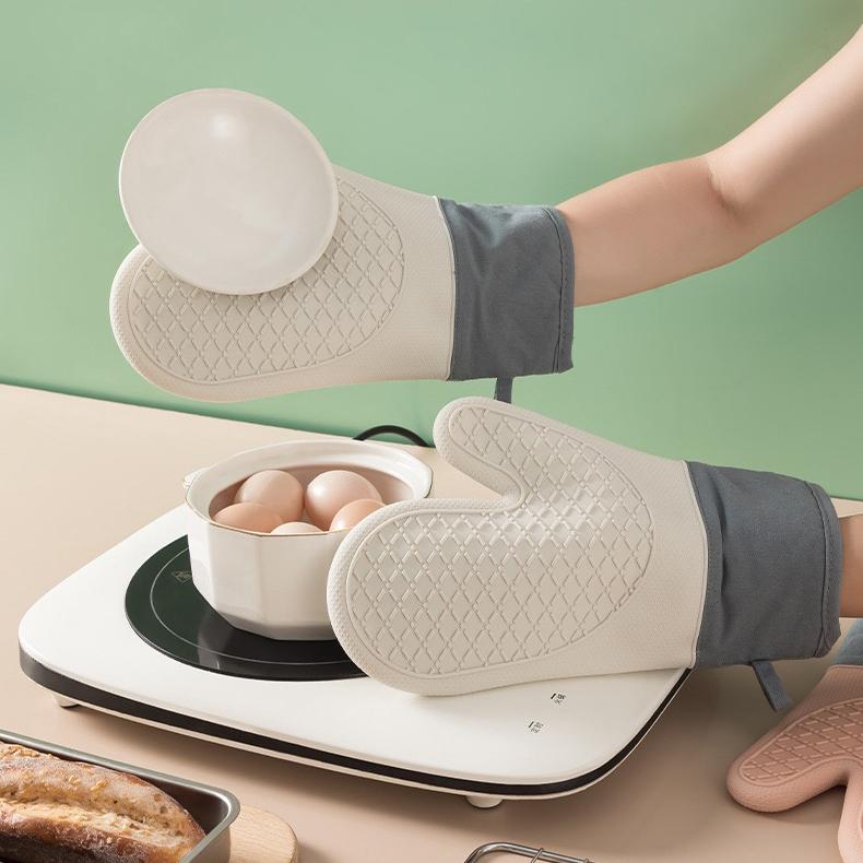 1/2pcs.Silicone insulated gloves thickened non-slip and high temperature oven gloves baking anti-scalding kitchen microwave oven