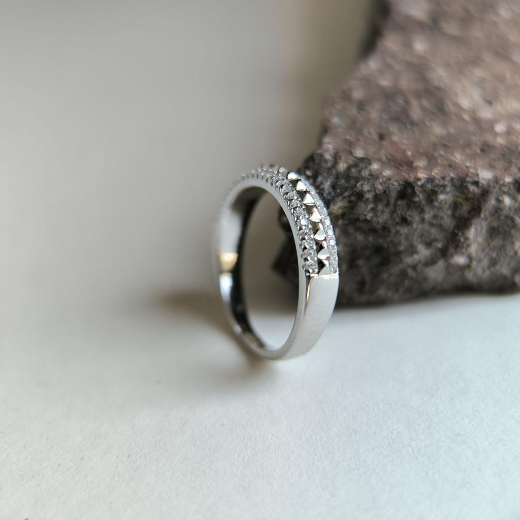 Silver Ring with Cubic Zirconia, Product Weight 2.91 G (2184287)