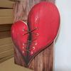 Dekoration für die Wand mit gebrochenem Herzen - Holz-genähtes Herz-Ornament für die Heimdekoration, Dekostück mit Vintage-Liebesthema für die Wandkunst