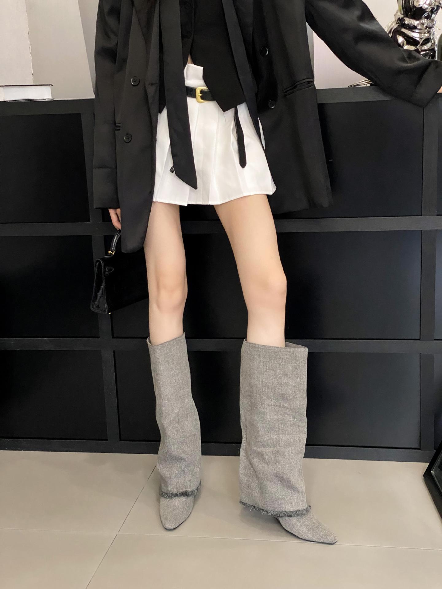 

2025 Осень и Зима Универсальные Брюки-кюлоты до колена Ботинки Остроносые На танкетке Высокие ботинки 40 серый