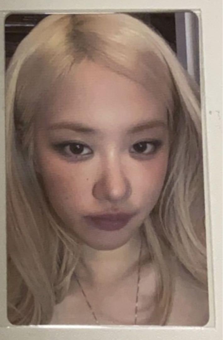 

[USED] BLACKPINK Rosé Online Pop-Up Exclusive Trading Card