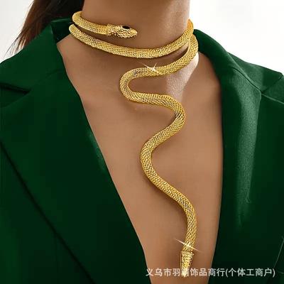 Collier fille chaude sexy forme serpent design torsadé sens du design collier ras du cou femme