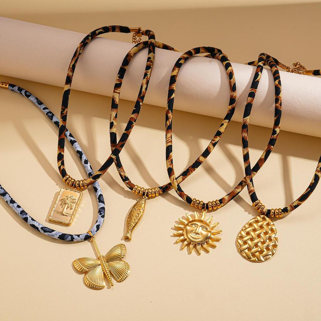 Stainless Steel Leopard Print Sun Pendant Necklace - Fashionable Choker with Unique Personality Design