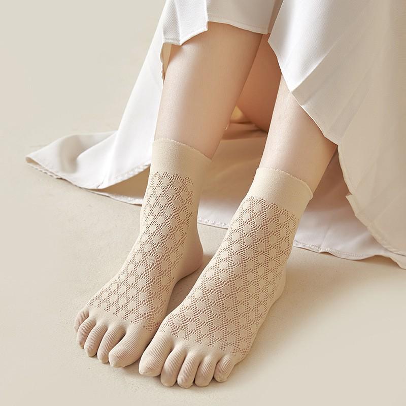 Women's Spring/Summer Velvet Ice Silk Five-Finger Socks – Japanese Style, Breathable & Sweat-Absorbent