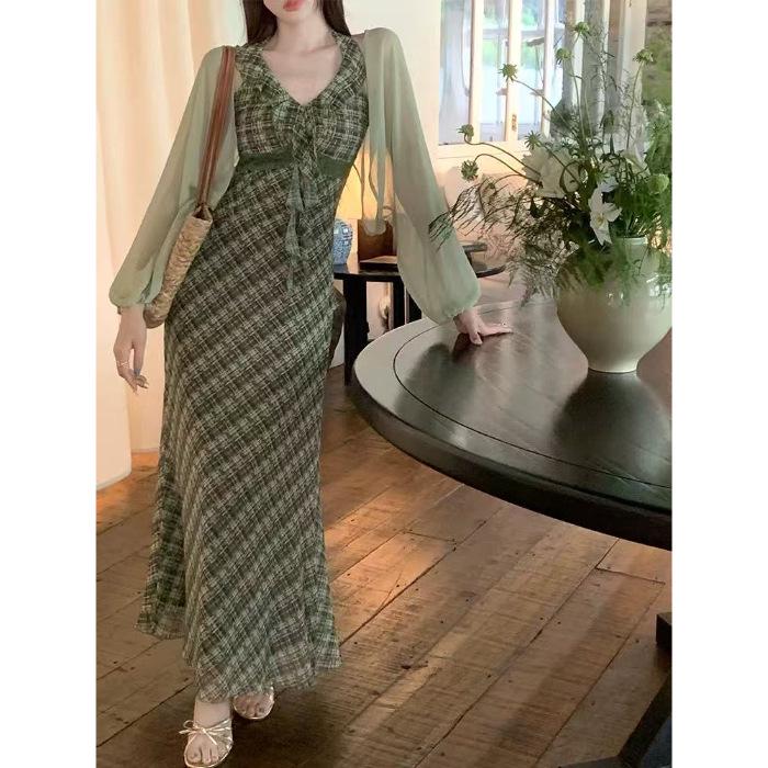 French Style Sexy Halter Backless Plaid Maxi Dress - Spring 2026 Slimming Waist-Cinched Design L