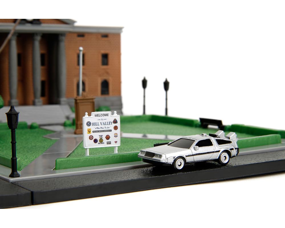 JADA TOYS Nano Sahne Geleceğe Dönüş Hill Valley Adliye Binası Jada Nano Sahne Geleceğe Dönüş Diorama [Ürün]