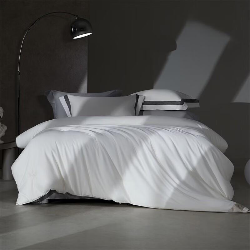 Mercury Home Textiles Luxurious Long-Staple Cotton Sateen Mulberry Silk Four-Season Duvet