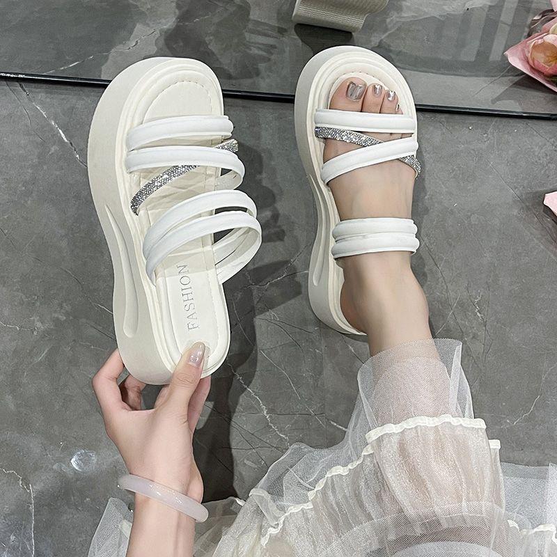 Sweet and lightweight two-wear one-word women 2025 summer new Internet celebrities thick-soled heightening soft-soled non-slip fashion sandals