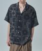 Ladeuedisyeon Paisley Open Collar Shirt_Black