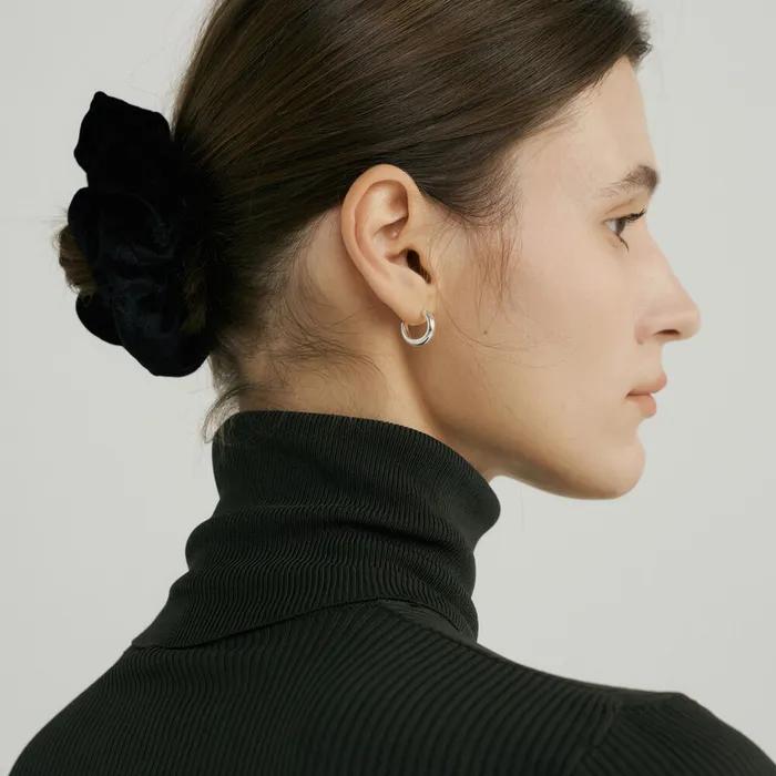 Silk Velvet Scrunchie (M) - Black