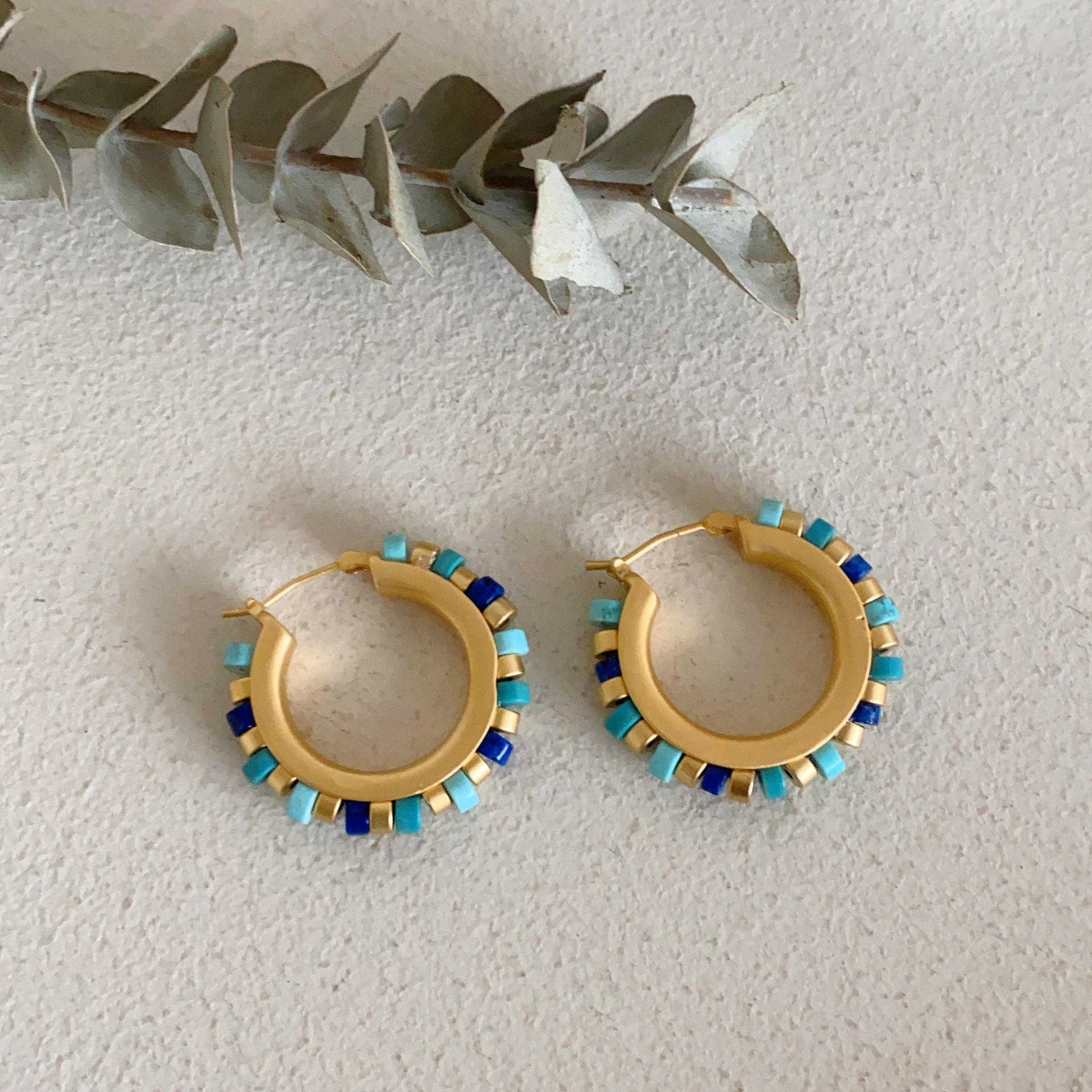 

Ретро бирюзовые золотые серьги-кольца: Нишевый дизайн в винтажном стиле для женщин золотой