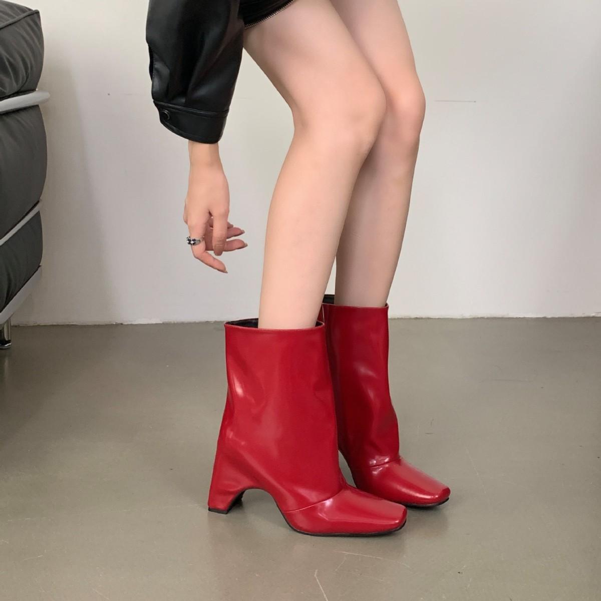 

Square head thick heel short boots women s 2025 autumn and winter new European and American high heel niche trouser boots thin boots 35
