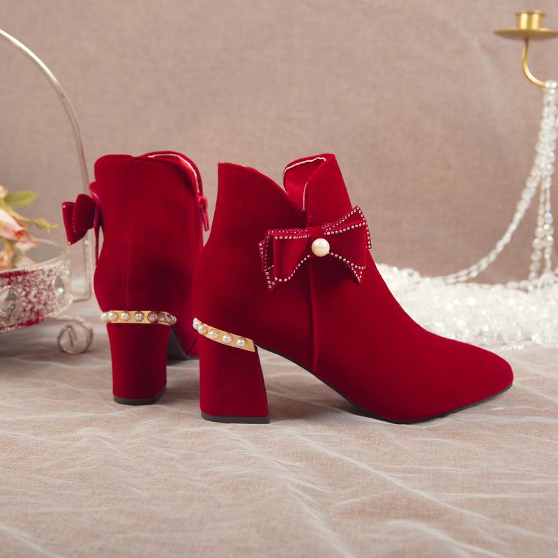 Internet-Berühmtheit Herbst- und Winter-Brautstiefel 2025 neue burgunderrote festliche Hochzeitsstiefel Strass-Fransen dicker Absatz keine müden Füße Modestiefel