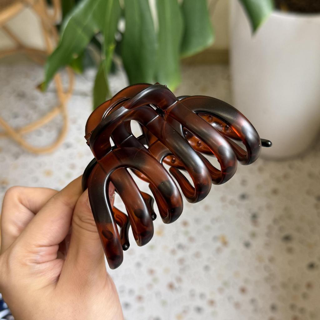 Large Super Grip Pumpkin Claw Clip for Thick Hair - Shark Style Updo Hair Clip 2025