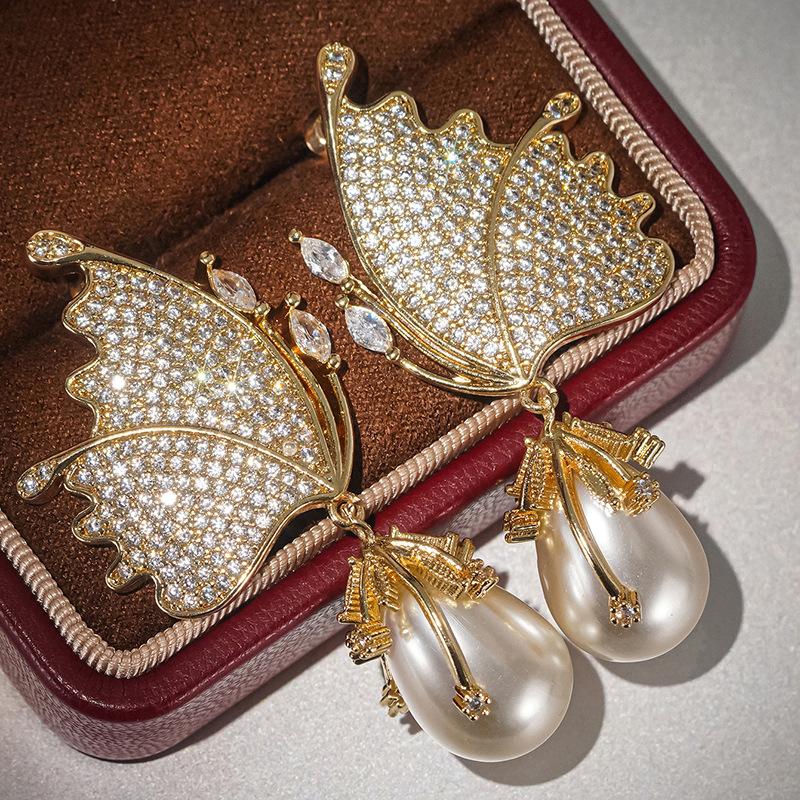 European and American Fashion Earrings, French Princess Diamond Butterfly Imitation Pearl Earrings, High-end Banquet Accessories