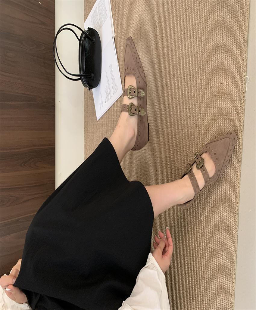 

Европейские и американские ретро туфли Мэри Джейн из мягкой кожи с острым носком и плоской подошвой, увеличивающие внутреннюю высоту, женские, коричневые, с заклепками, с одним ремешком и мелким вырезом s 39 хаки