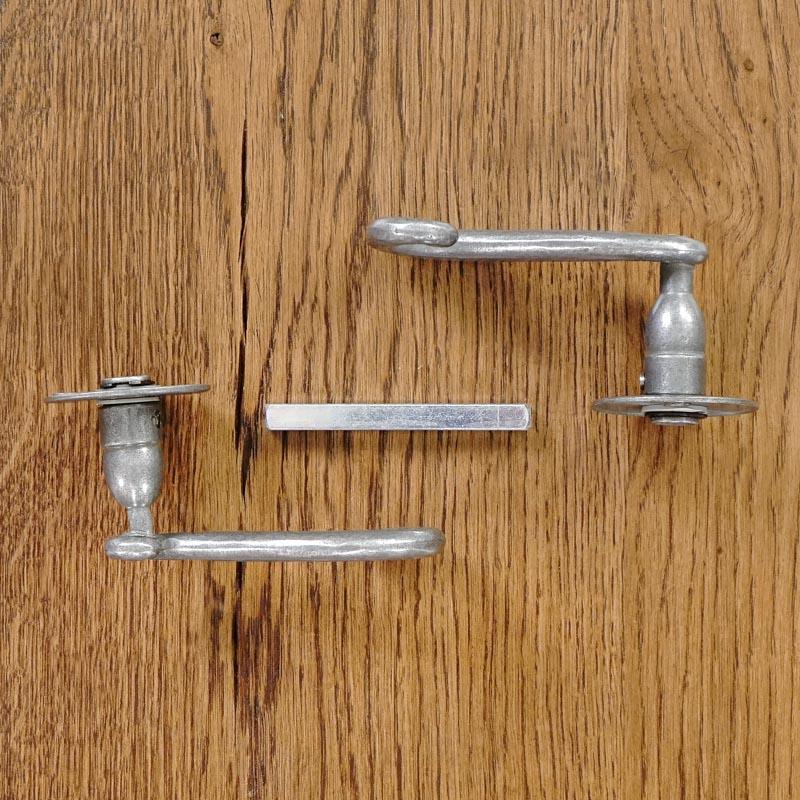MALTA Handle with STEEL Rosette