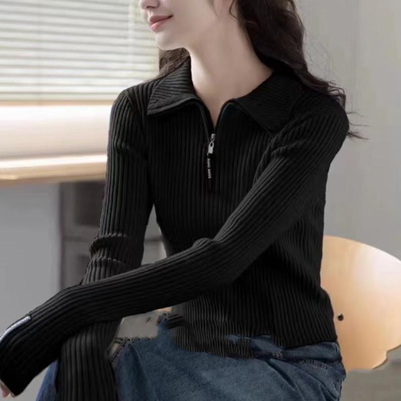 

Вязаный свитер с лацканами поло — стильный и стройнящий базовый слой для женщин на осень и зиму. one size чёрный