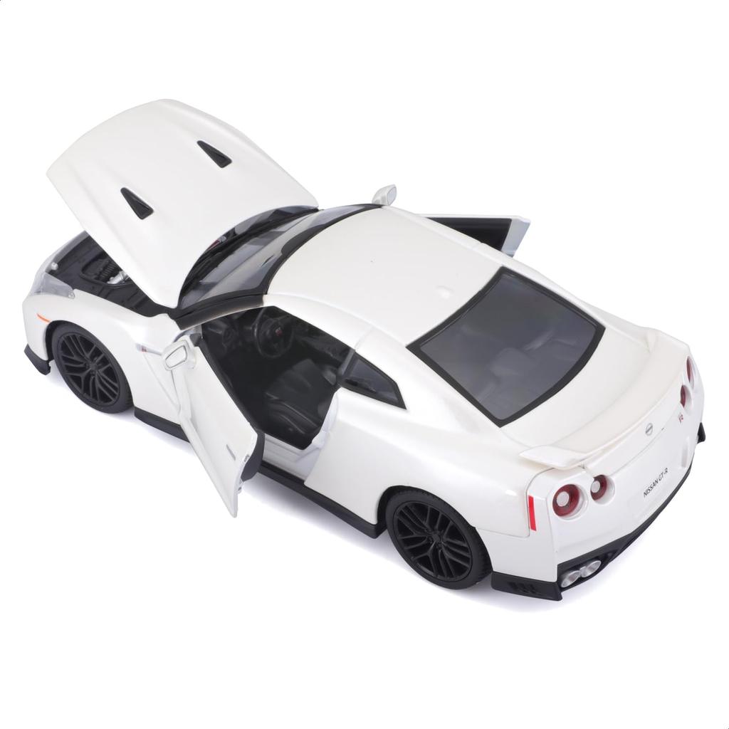 Bburago 1/24 Scale Nissan GT-R 2017 White / Diecast Model Car, Finished Product, 18-21082 WT