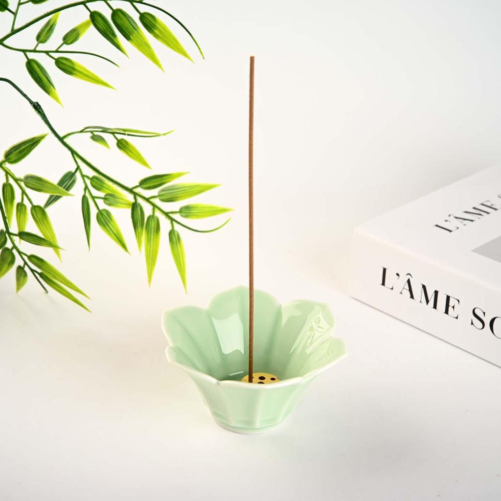 Lotus Ceramic Incense Holder - Creative Sandalwood Burner & Indoor Ornament.