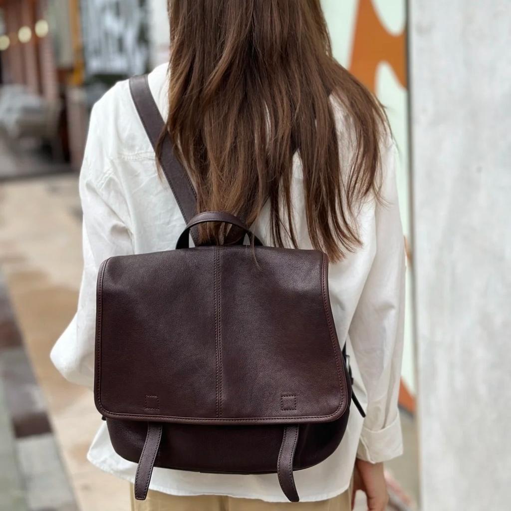Small Niche Large Capacity Vegetable Tanned Leather Messenger Horizontal Backpack, New Versatile Commuting Casual Backpack for Work